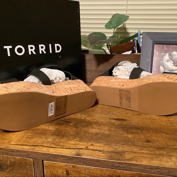 Torrid Sandals New In Box - Picture 8 of 11